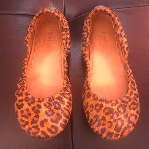Tieks leopard print ballet flats 7